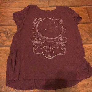 maroon american eagle shirt